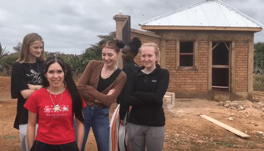 volunteers at ecofarm